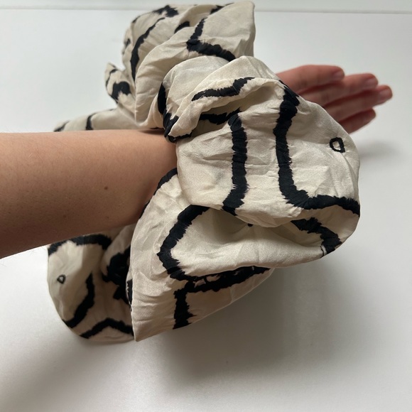 New Silk Hair Scrunchie - Picture 2 of 2